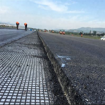 Πολυεστέρας υψηλής ελαστικότητας Geogrid 120kn PVC επικαλυμμένο πλάτος 5m για οδικές κατασκευές