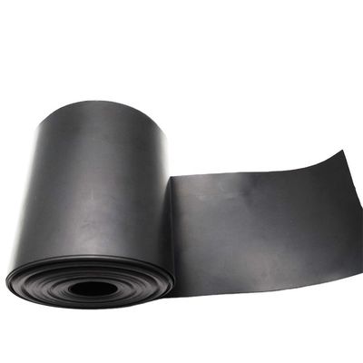 Προσφέρει γεωμεμβράνη HDPE 2 mm με πρότυπο ASTM GRI-GM13 και ηλεκτρονική τεχνική υποστήριξη