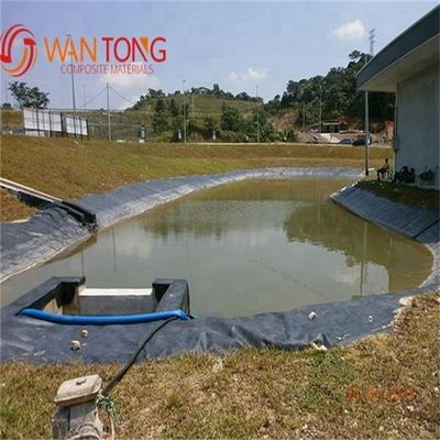 Ελαφρύ πρόσωπο 1,5 mm 1500 μικρών Μαύρο πράσινο HDPE Geomembrane Film για περιστροφές φράγματος 0,75 mm