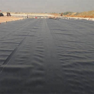 HDPE Αδιαπέραστη γεωμεμβράνη ομαλή υδροσταθεροποιητική επένδυση για HDPE λίμνη ψαριών Αδιαπέραστη