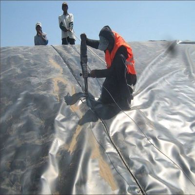 2m-8m πλάτος Γεωμεμβράνη HDPE Γεωμεμβράνη Αλιευτικής Φάρμας Ύδρευσης για υψηλή ευελιξία