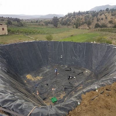 2m-8m πλάτος Γεωμεμβράνη HDPE Γεωμεμβράνη Αλιευτικής Φάρμας Ύδρευσης για υψηλή ευελιξία