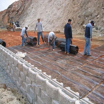 120KN HDPE πλαστικό μονοαξονικό γεωγραμμό για γεωσυνθετική σταθεροποίηση 50m μήκος κυλίνδρου