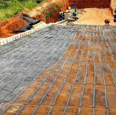 120KN HDPE πλαστικό μονοαξονικό γεωγραμμό για γεωσυνθετική σταθεροποίηση 50m μήκος κυλίνδρου