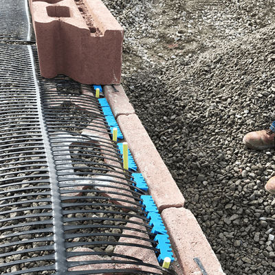 Χαμηλό μαύρο 220kN PP HDPE μονοάξιο γεωγραμμάτιο για τοίχους και δρόμους 50m