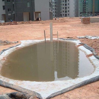 Παραδοσιακό σχεδιασμό Sodium Bentonite Geosynthetic Clay Liner GCL με HDPE Geomembrane 1m-6m πλάτος