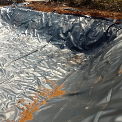 2m-8m πλάτος HDPE Γεωμεμβράνη φράγματα περιστροφές 0,75mm πάχος Δοκιμή δωρεάν για νερό λίμνης ψαριών