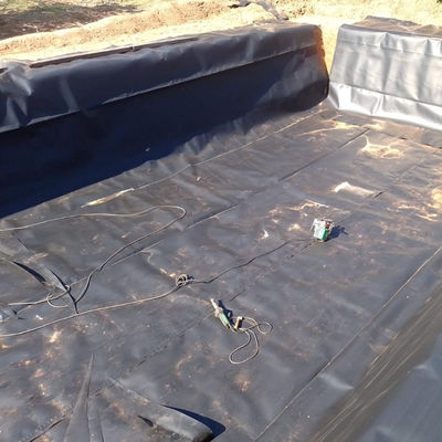 Μαύρο HDPE Geomembrane Liner Sheet Ιδανικό για ανθεκτική υδροστασία ή λίμνες γαρίδας
