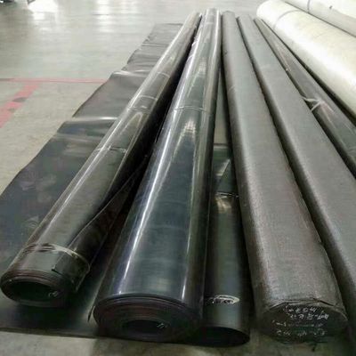 Πυροσβεστήρα λίμνης ψαριών/τραχούνιών 0,2-4 mm Δυνατότητα ομαλής/υφασμένης HDPE/LLDPE/LDPE γεωμεμβράνες