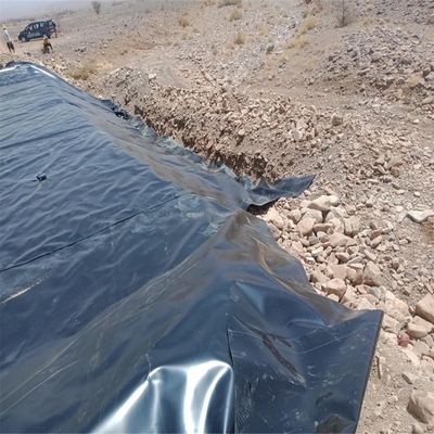 Αλιευτική Φάρμα Πυροσβεστικό φύλλο 1.5mm μονόπλευρο υφασμένο HDPE μαύρη γεωμεμβράνη
