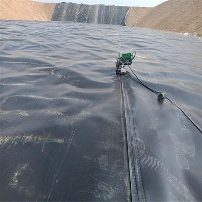 Εργαστήριο γεωμεμβράνης HDPE ακατέργαστης επιφάνειας 1,0 mm Φωτογραφία για την άντληση υδατοασφαλούς επένδυσης φράγματος