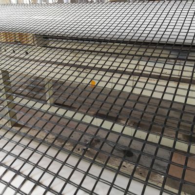Πολυεστέρα Biaxial Geogrid με πιστοποίηση CE/ISO9001 Μέγεθος πλέγματος 25mm*25mm's Leading